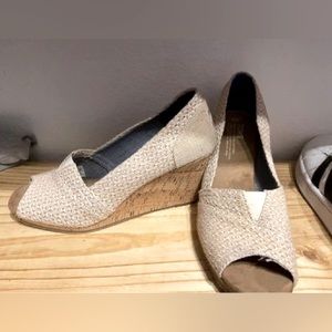TOMS wedges